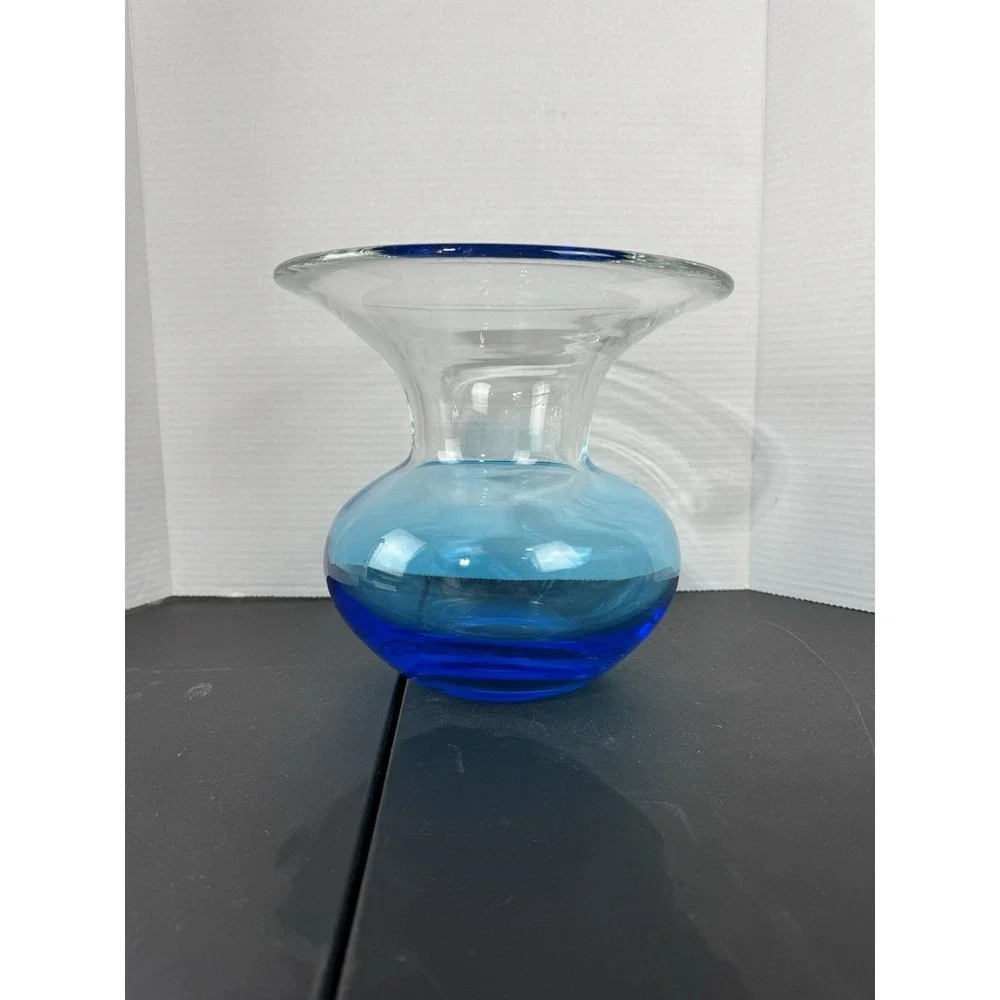 Beautiful Hand Blown Blue Glass Vase Vintage Heavy Medium‎ Sized